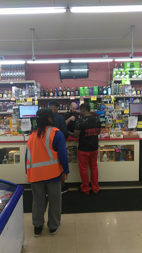Liquor Store «I & S Wine And Spirits», reviews and photos, 1025 W 63rd St, Chicago, IL 60621, USA