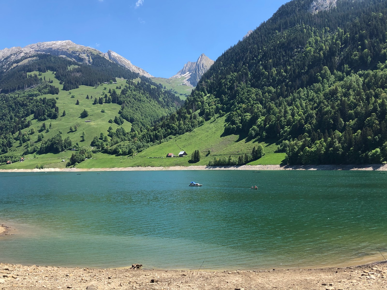 Fotografie cu Wagitalersee Beach cu o suprafață de apa pură turcoaz