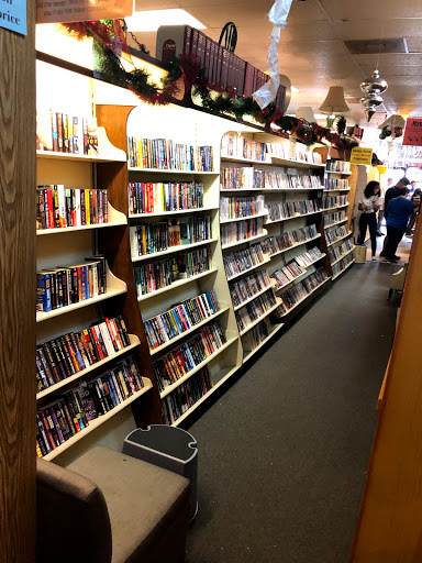Used Book Store «Book Corner Tampa Bay», reviews and photos, 728 W Lumsden Rd, Brandon, FL 33511, USA