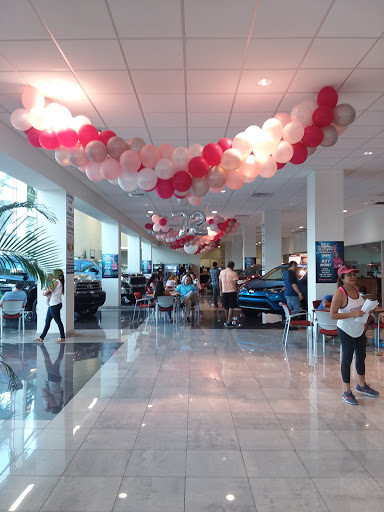 Toyota Dealer «AutoNation Toyota Weston», reviews and photos, 4050 Weston Rd, Davie, FL 33331, USA