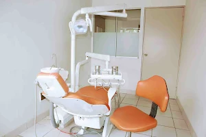 Mundoral Odontólogos Santa Anita Lima Dentistas image