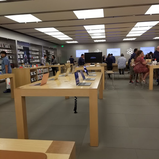 Computer Store «Apple Willow Grove Park», reviews and photos, 2500 W Moreland Rd, Willow Grove, PA 19090, USA