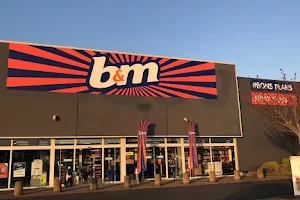 B&M image