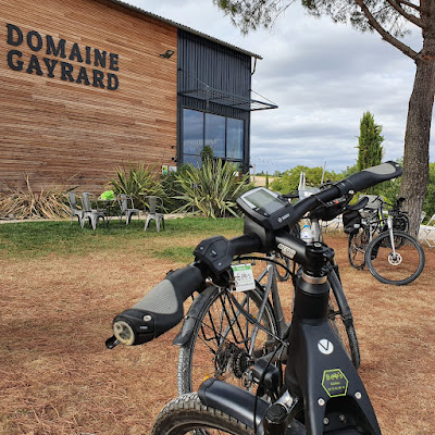 Stations Bee's - Location Velos Électriques au Domaine Gayrard à Milhavet