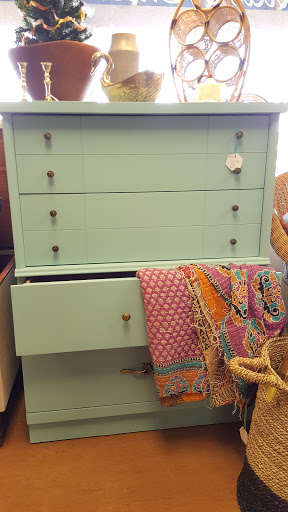 Furniture Store «3 Vintage Chicks», reviews and photos, 13012 N Cave Creek Rd, Phoenix, AZ 85022, USA