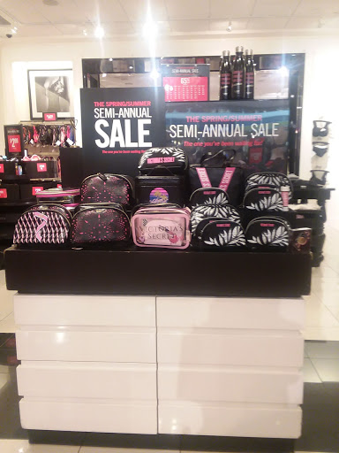 Victoria's Secret & PINK