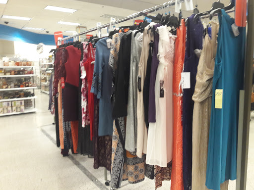 Clothing Store «Ross Dress for Less», reviews and photos, 13510 Whittier Blvd, Whittier, CA 90605, USA