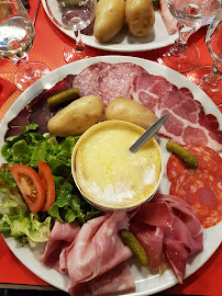 Plats et boissons du Restaurant de fondues La Taverne du Gaulois à Chamrousse - n°16