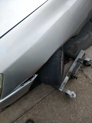 Tire Shop «Discount Tire Store - Westmont, IL», reviews and photos, 6455 Cass Ave, Westmont, IL 60559, USA