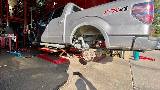 Tire Shop «Discount Tire Store - Tigard, OR», reviews and photos, 11462 SW Pacific Hwy, Tigard, OR 97223, USA