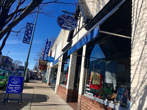 Thrift Store «Goodwill Second Debut Carytown», reviews and photos