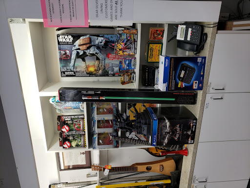 Pawn Shop «SILVER LINING JEWELRY AND LOAN GRESHAM», reviews and photos, 300 SE 181st Ave, Portland, OR 97233, USA