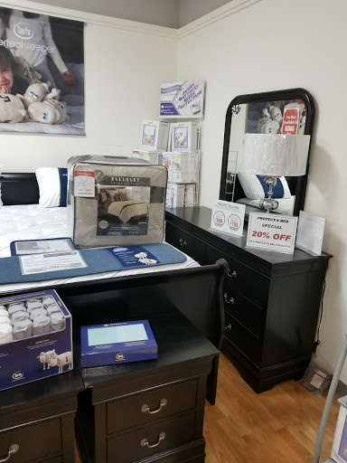 Furniture Store «Badcock Home Furniture & More», reviews and photos, 4423 Cherry Rd, West Palm Beach, FL 33409, USA