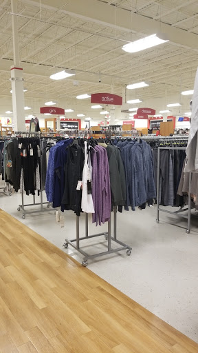 Department Store «T.J. Maxx», reviews and photos, 1751 Ritchie Station Ct, Capitol Heights, MD 20743, USA