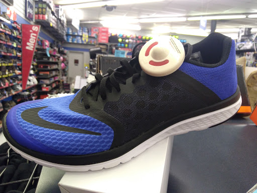 Sporting Goods Store «Big 5 Sporting Goods - Fresno», reviews and photos, 5488 N Blackstone Ave, Fresno, CA 93710, USA