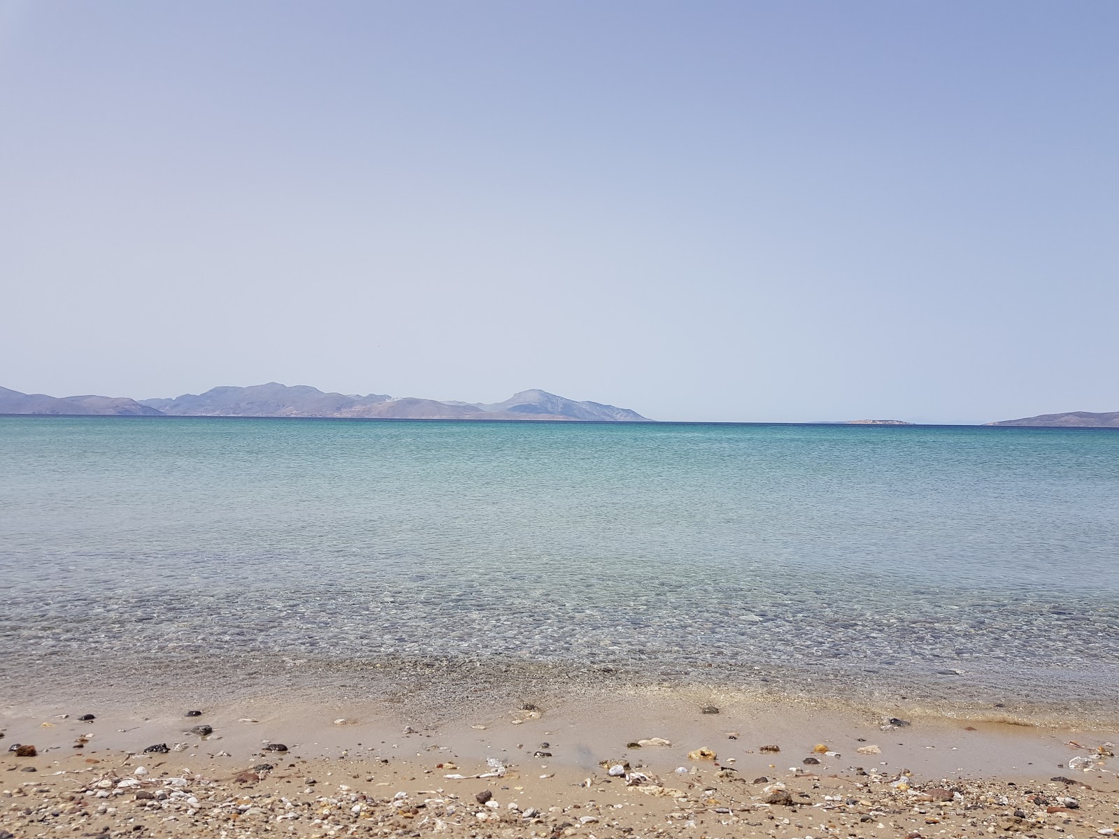 Foto van Troulos beach gelegen in een natuurlijk gebied