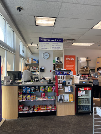 Print Shop «FedEx Office Print & Ship Center», reviews and photos, 2179 NE 163rd St, North Miami Beach, FL 33162, USA