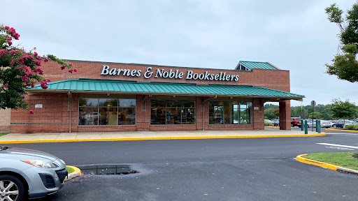 Book Store «Barnes & Noble Booksellers Moorestown», reviews and photos, 1311 Nixon Dr, Moorestown, NJ 08057, USA