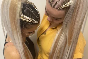 Simi Braids - zapletanie vlasov v Bratislave image