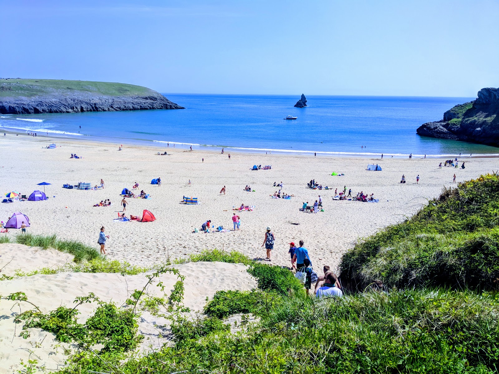 Photo de Broad Haven South avec baie longue