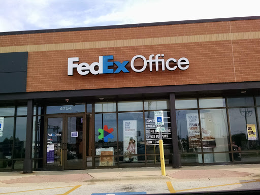 Print Shop «FedEx Office Print & Ship Center», reviews and photos, 4754 W Cal Sag Rd, Crestwood, IL 60445, USA