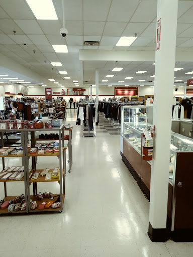 Department Store «T.J. Maxx», reviews and photos, 330 Howe Ave, Cuyahoga Falls, OH 44221, USA