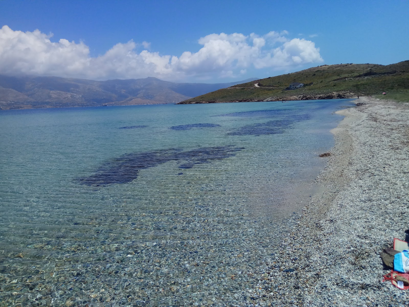 Foto von Katsouli secret beach mit heller sand Oberfläche