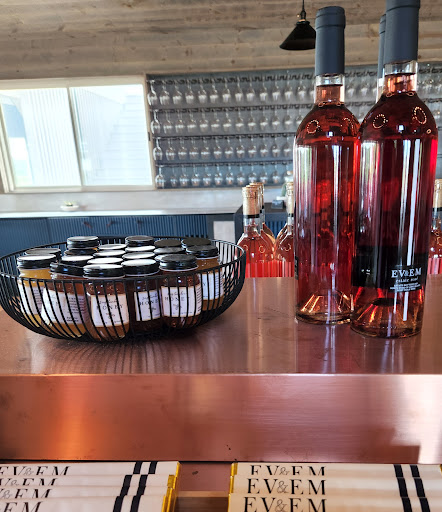 Winery «Laurel Lake Vineyards», reviews and photos, 3165 Main Rd, Laurel, NY 11948, USA