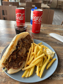 Plats et boissons du Restaurant de döner kebab Château-Kebab à Château-Thierry - n°1