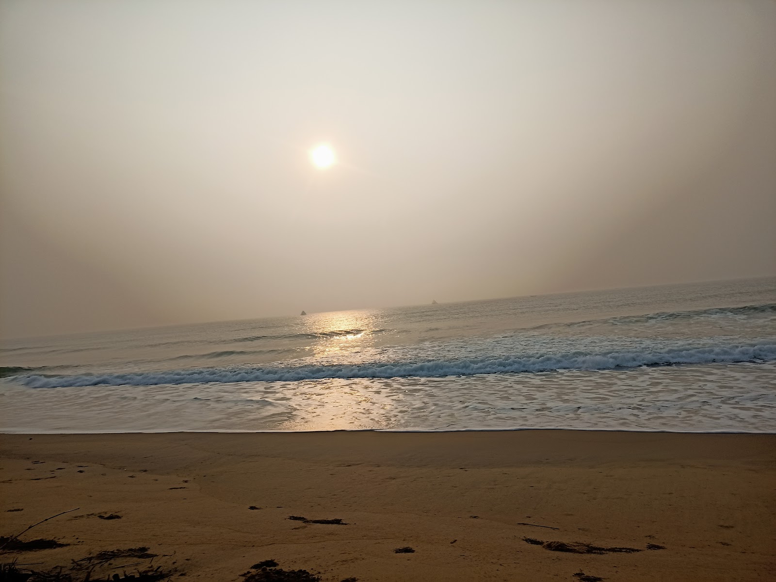 Foto av Gurayyapeta Beach med lång rak strand