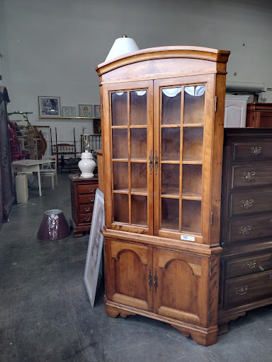 Non-Profit Organization «Habitat for Humanity ReStore Chicago», reviews and photos