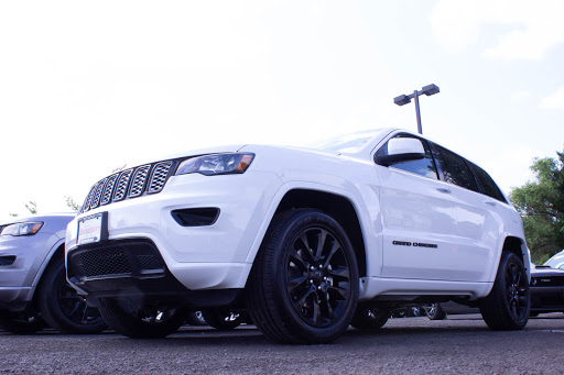 Auto Parts Store «Newberg Dodge Jeep Chrysler Ram», reviews and photos, 2809 Portland Rd, Newberg, OR 97132, USA