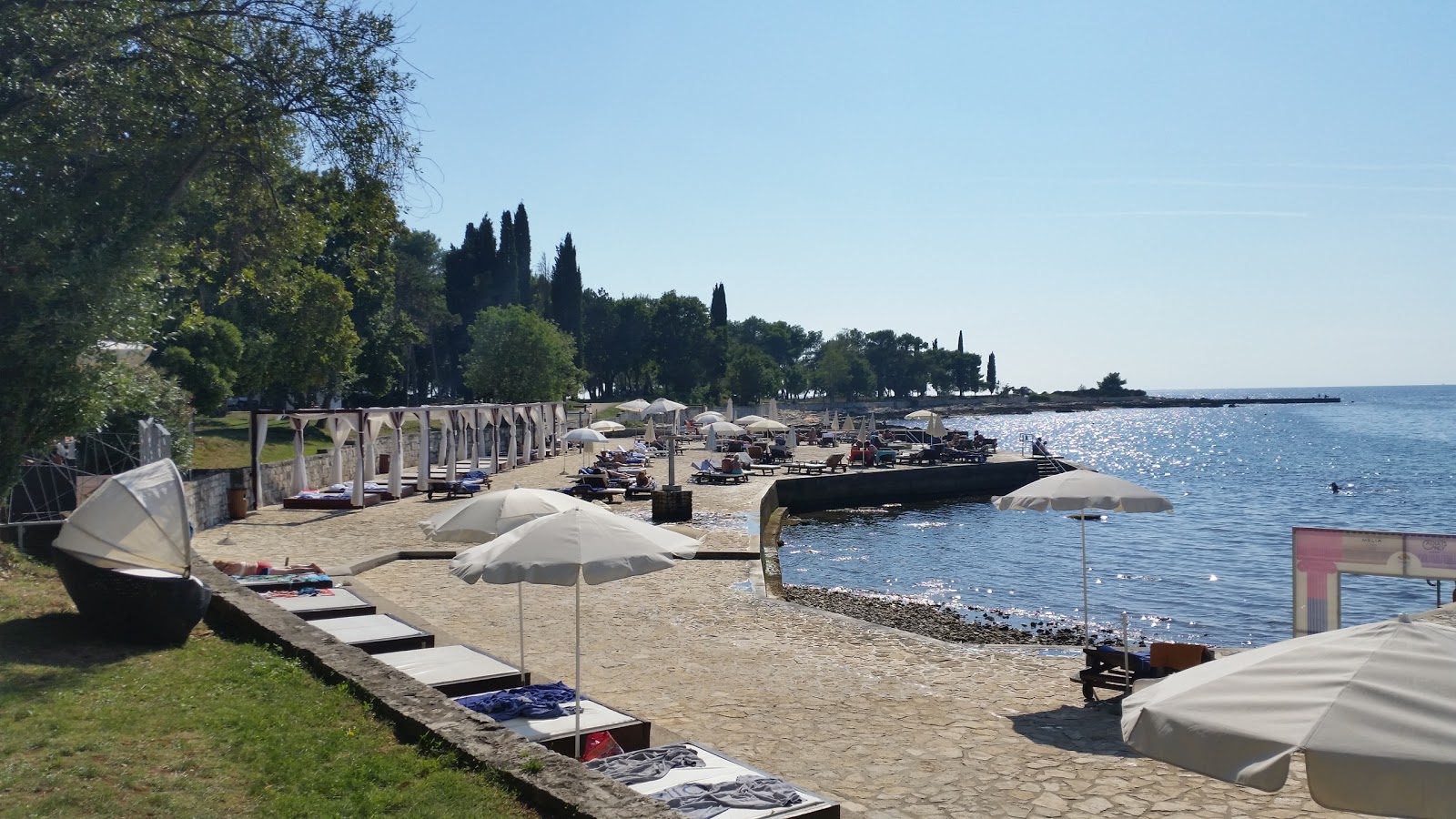 Photo de Vela Draga beach avec moyenne baie