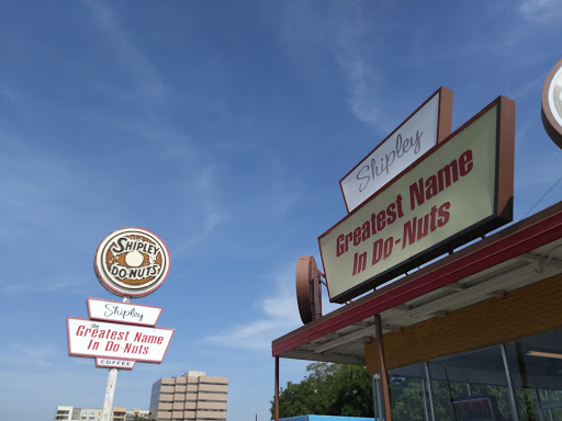 Donut Shop «Shipley Do-Nuts», reviews and photos, 501 E Abram St, Arlington, TX 76010, USA