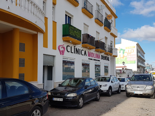 Información y opiniones sobre Clínica Molina Dental de Lepe