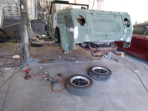 Auto Body Shop «Maaco Collision Repair & Auto Painting», reviews and photos, 5409 Anderson Rd, Tampa, FL 33614, USA