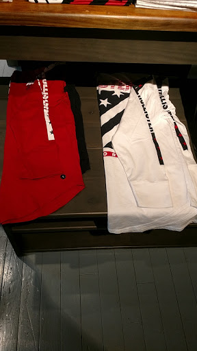 Clothing Store «Hollister Co.», reviews and photos, 160 N Gulph Rd #2045, King of Prussia, PA 19406, USA