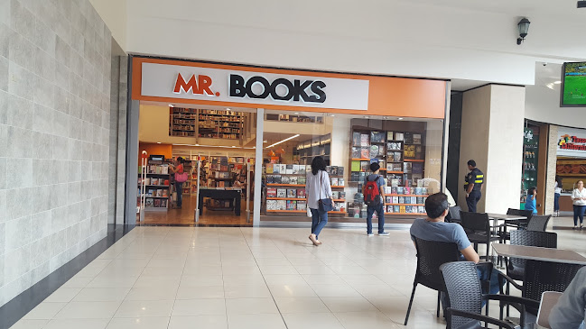 Librería Mr.Books Village Plaza