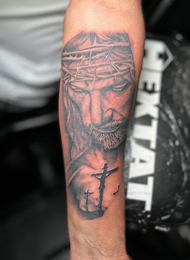 Explore arrow tattoo ideas for guys, creative tattoo ideas in Peoria, available at Modern Ink Tattoo