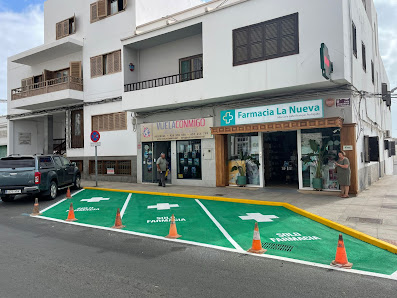 Farmacia La Nueva. Gda. Carla Isabel Franquis Rodríguez C. Fernández Castañeyra, 15, 35600 Puerto del Rosario, Las Palmas, España