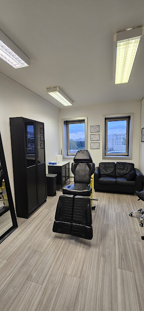 Lady Blackwood Piercings