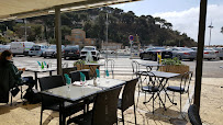 Atmosphère du Restaurant de grillades Auberge des Calanques à Ensuès-la-Redonne - n°5