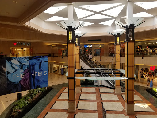 Computer Store «Apple Northbrook», reviews and photos, 1310 Northbrook Ct, Northbrook, IL 60062, USA