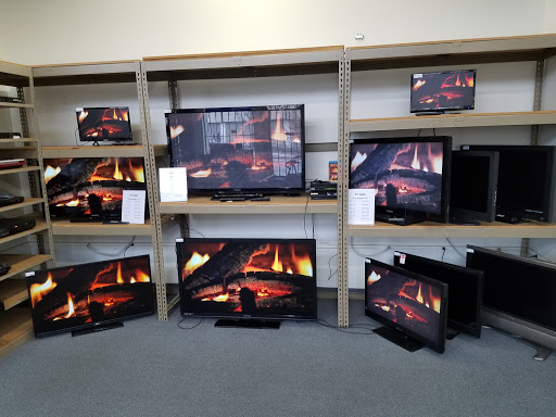 Pawn Shop «Silver Lining Jewelry & Loan», reviews and photos, 2122 NE Sandy Blvd, Portland, OR 97232, USA