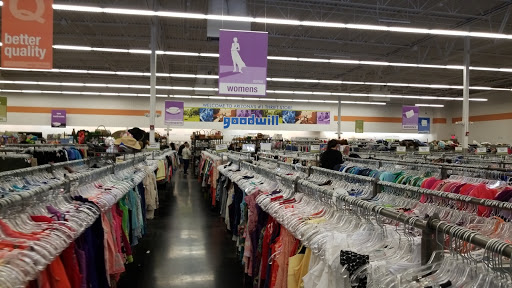 Thrift Store «Lindsay & Warner Goodwill Retail Store & Donation Center», reviews and photos, 874 E Warner Rd, Gilbert, AZ 85296, USA