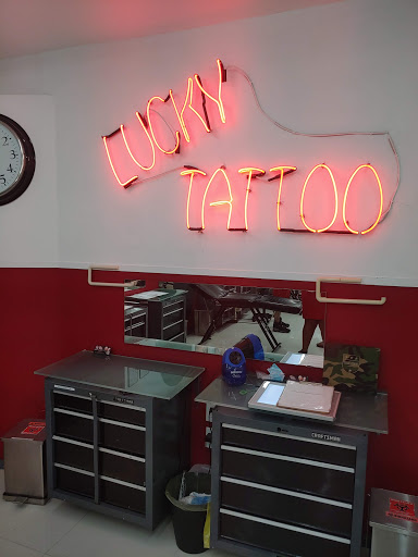 Tattoo Shop «Lucky Tattoo», reviews and photos, 1639 Washington Ave, Miami Beach, FL 33139, USA