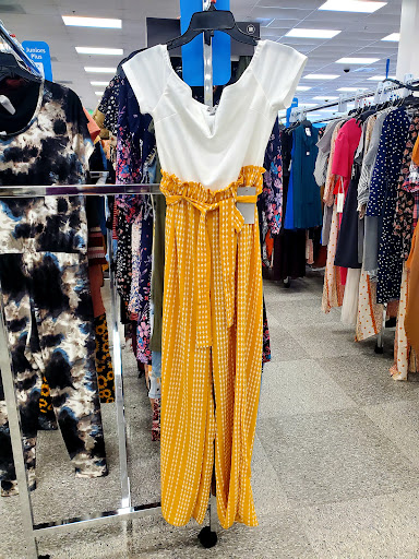 Clothing Store «Ross Dress for Less», reviews and photos, 21605 Village Lakes Shopping Center Dr, Land O Lakes, FL 34639, USA