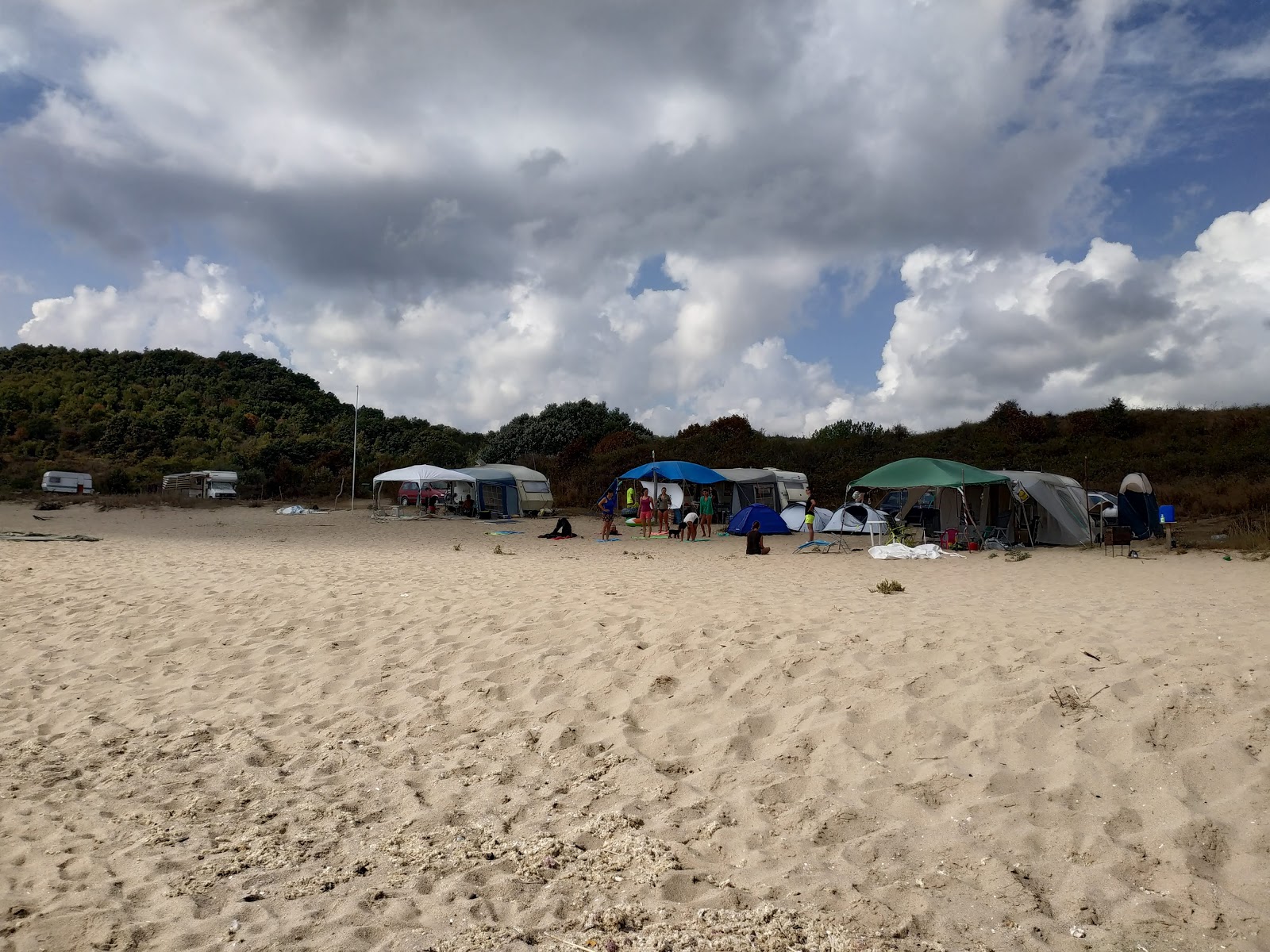 Fotografija Karadere beach podprto z obalami