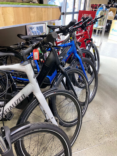 Bicycle Store «Bicycle Centres of Everett», reviews and photos, 4707 Evergreen Way, Everett, WA 98203, USA