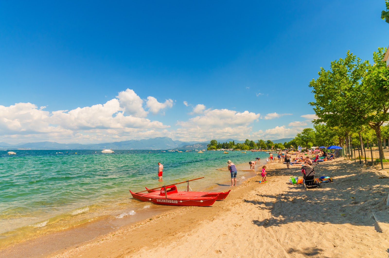 Valokuva Spiaggia La Querciaista. sisältäen tilava rantaviiva